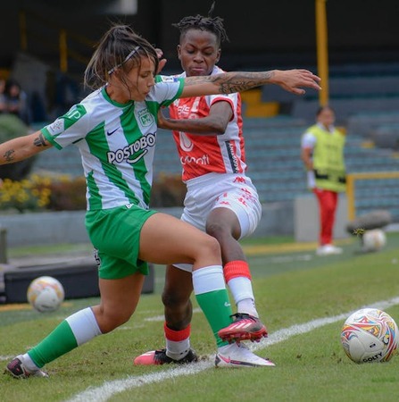 消费复苏明显，文旅与节庆经济持续升温