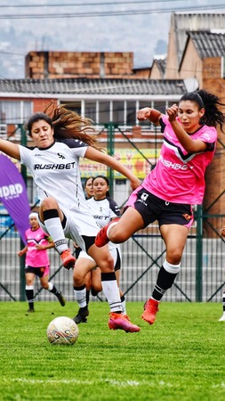 国际油价突破关键关口，亚洲市场剧烈震荡